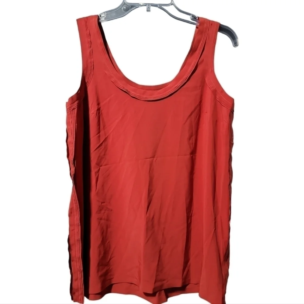 ATHLETA Featherweight Stretch Tank in Currant Red XS - Picture 3 of 7